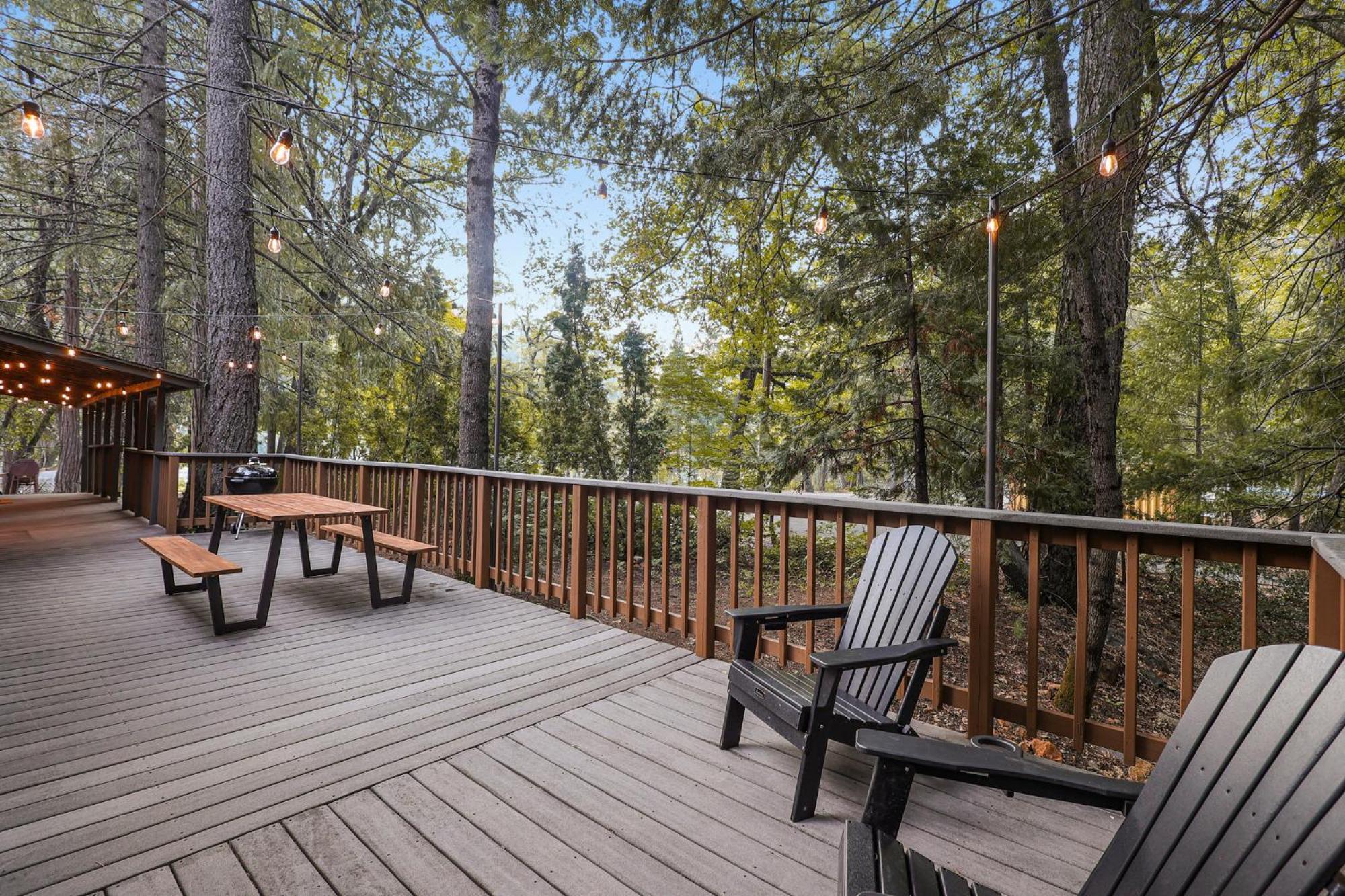 Cave Springs Resort Dunsmuir Esterno foto